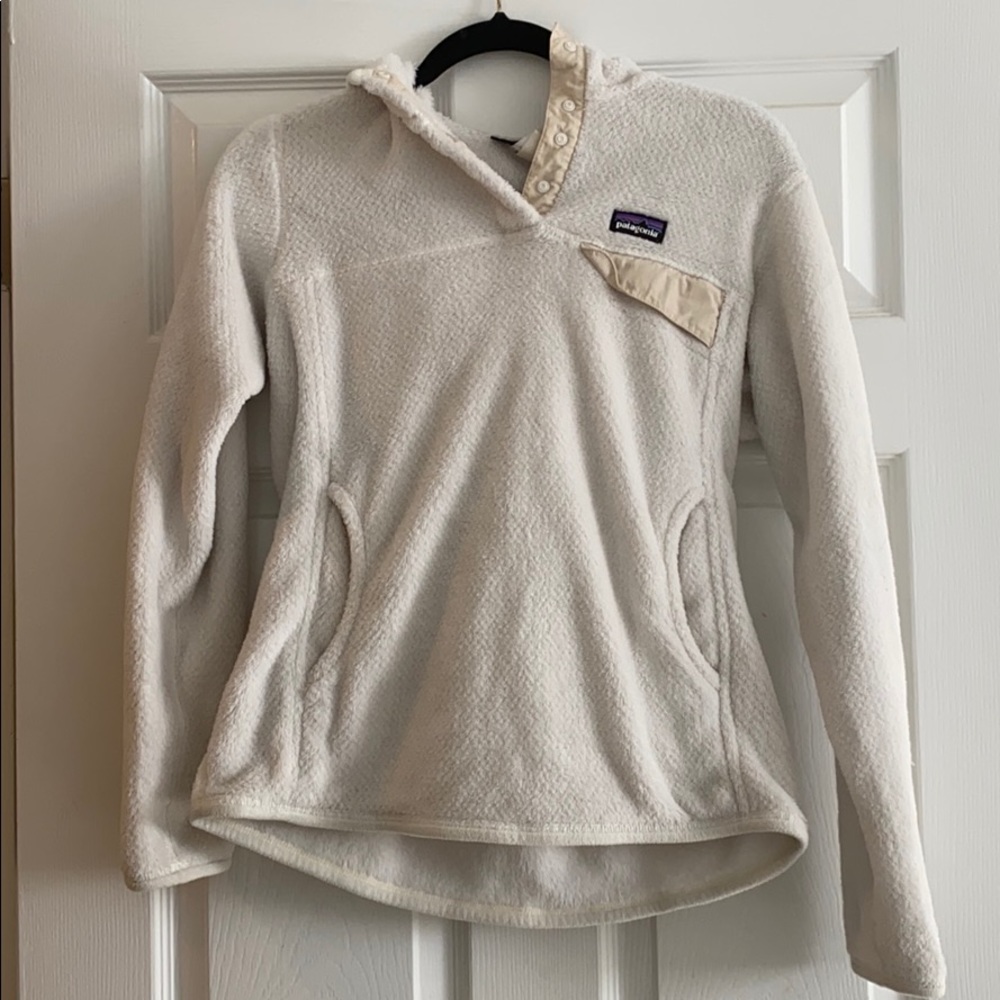 Patagonia Cream Hooded Pull Over, size M